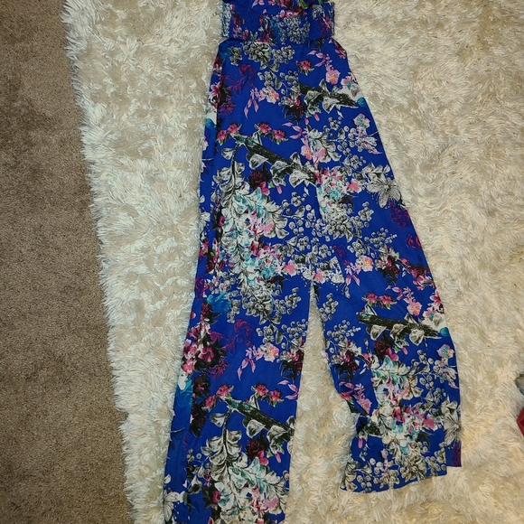 BEBE floral jumpsuut - Picture 2 of 4